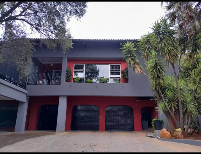 5 BEDROOM HOUSE FOR SALE IN PROTEA PARK